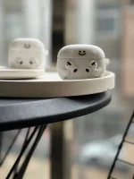 کاور ایرپاد سیلیکونی Airpods in Hands (کدa0122) - Image 4