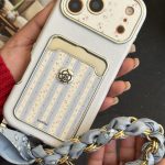 قاب موبایل آیفون اسکارف گل آبی مه آلود + بندست