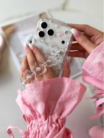 قاب موبایل مینیمال گل صورتی با دستبند - Image 2