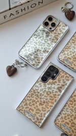 قاب موبایل Gray leopard همراه با آویز قلب - Image 5