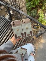 قاب موبایل چهارخونه سبز - Image 2
