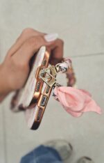 قاب موبایل کانسپت Dior همراه با آویز - Image 7